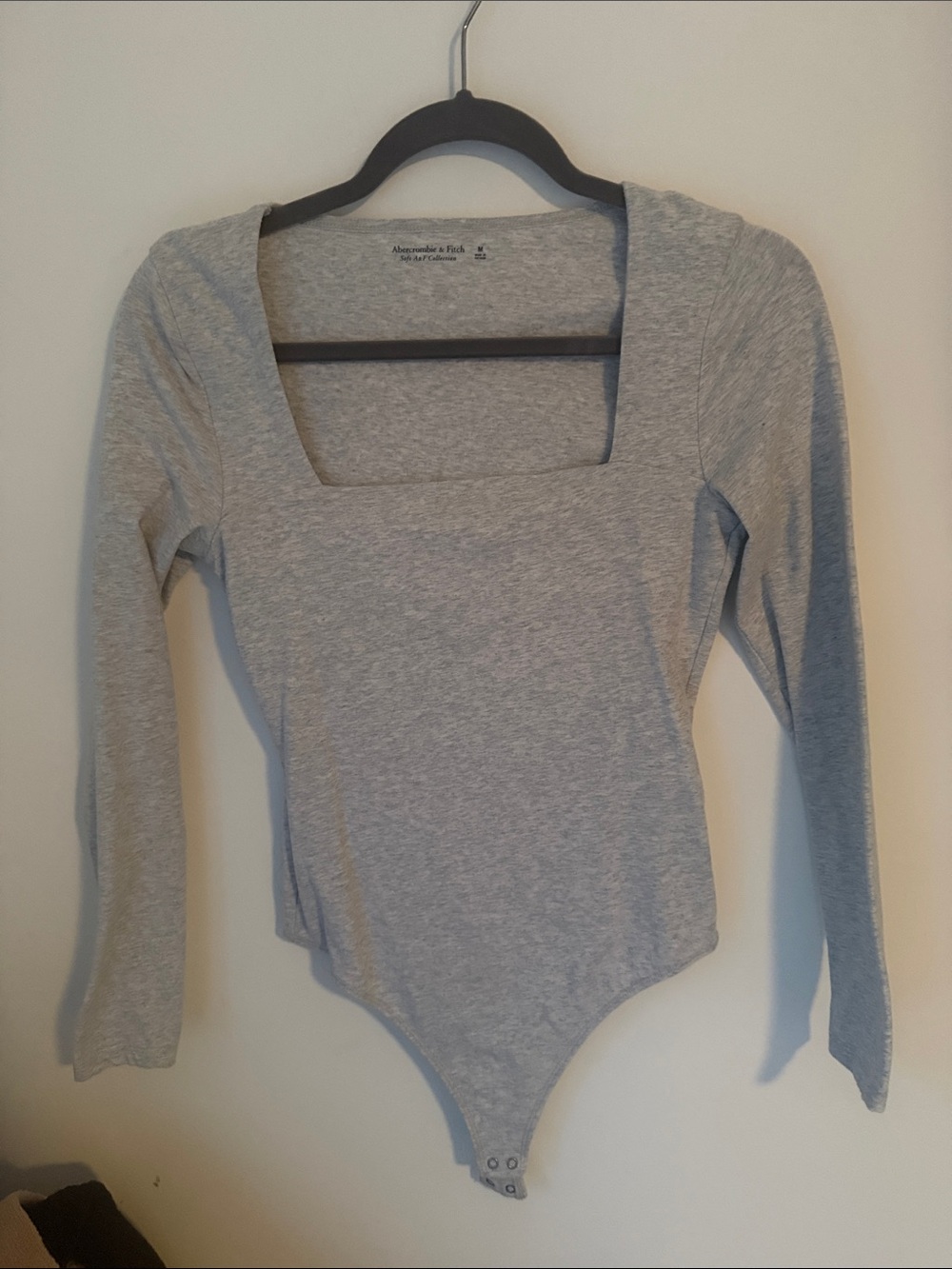 Abercrombie & Fitch Light Gray Square-Neck Long Sleeve Bodysuit